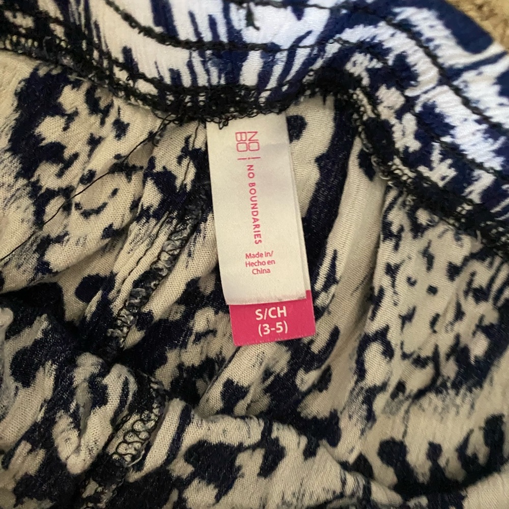 Shorts - Picture 2 of 3